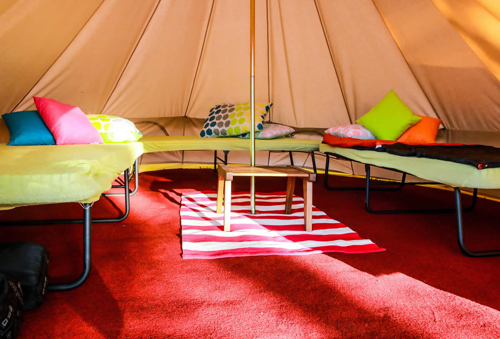 Šator za 2 osobe / Tent for 2 people (22€)